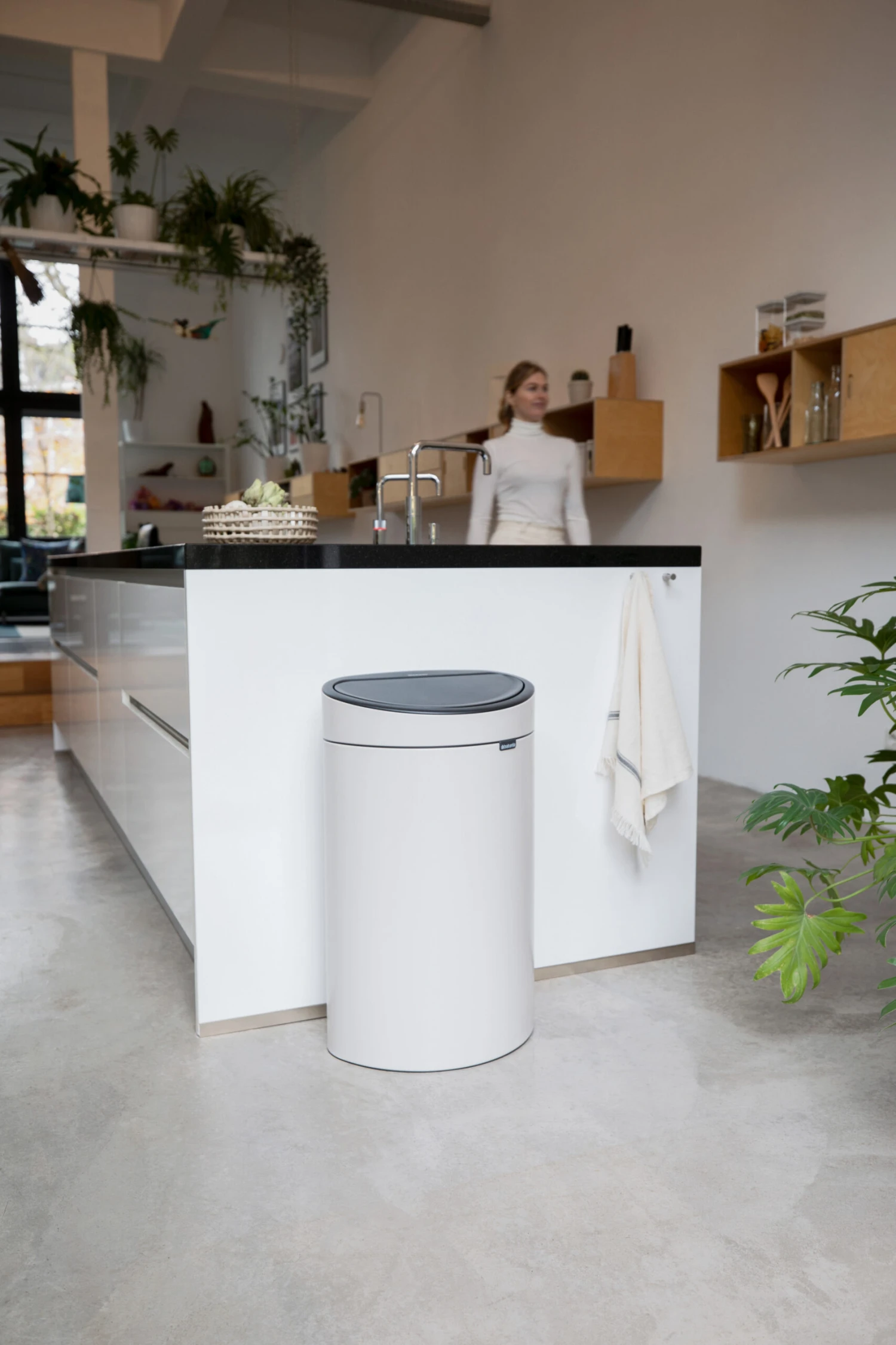 Brabantia Touch Bin Prullenbak 40 Liter 7 Brabantia Touch Bin Prullenbak 40 Liter - Afbeelding 5