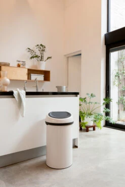 Brabantia Touch Bin Prullenbak Rond 60 Liter -Mooi Huis Verkoop 512732 01 5 EnvironmentImage ed0d8bbfa8