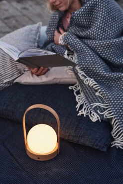 Menu Carrie Lamp Limited Edition -Mooi Huis Verkoop 515276 01 10 EnvironmentImage 802a52cbf2