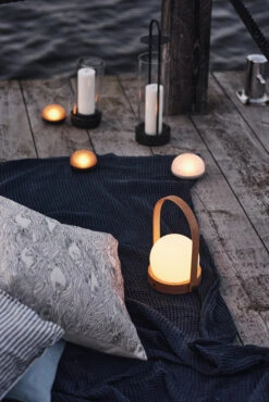 Menu Carrie Lamp Limited Edition -Mooi Huis Verkoop 515276 01 12 EnvironmentImage 92b48b2312