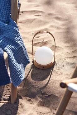 Menu Carrie Lamp Limited Edition -Mooi Huis Verkoop 515276 01 5 EnvironmentImage 67aaa6aef7