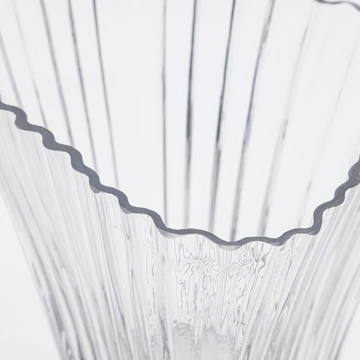 House Doctor Orri Vaas 22 Cm 4 House Doctor Orri Vaas 22 Cm - Afbeelding 2